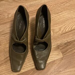 Aeropostale Olive Leather Heels